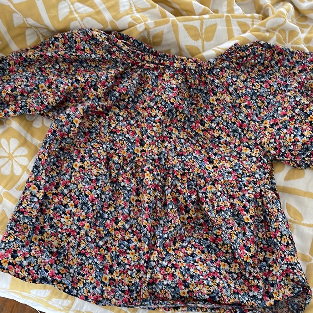Old Navy Peplum Fit Puffy Sleeve Floral Shirt